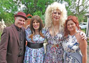 Tim, Yasmine, Martine & Claudine